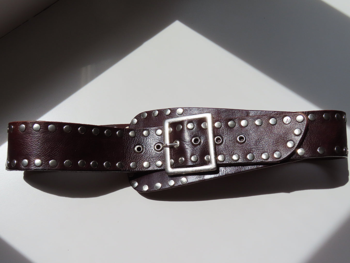 CINTURON MARRON FAJIN TACHAS