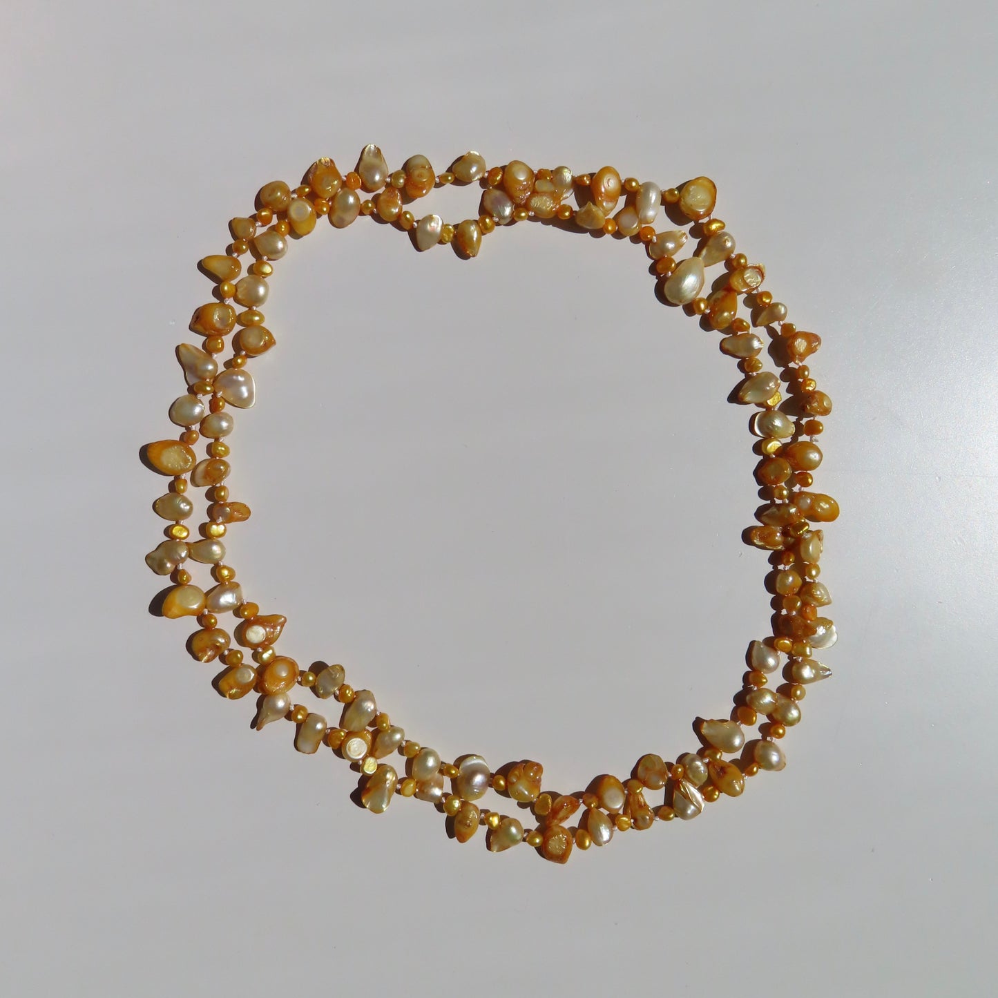 COLLAR DE PIEDRAS DORADO